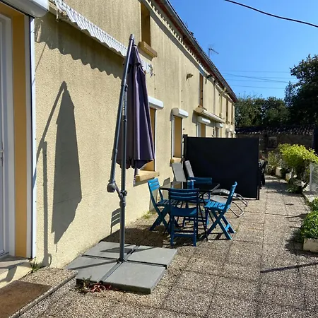 Le Petit Moulin Guest house 3*