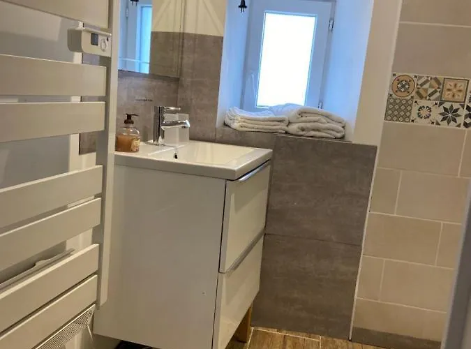 Le Petit Moulin بيت ضيافة بوزاوغيس